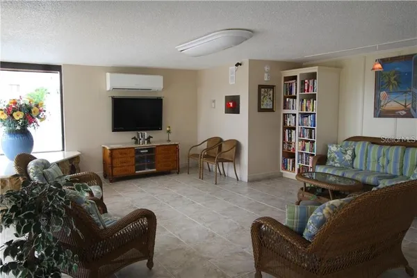 $2,650 | 1230 Gulf Boulevard, Unit 1805, Clearwater, FL 33767