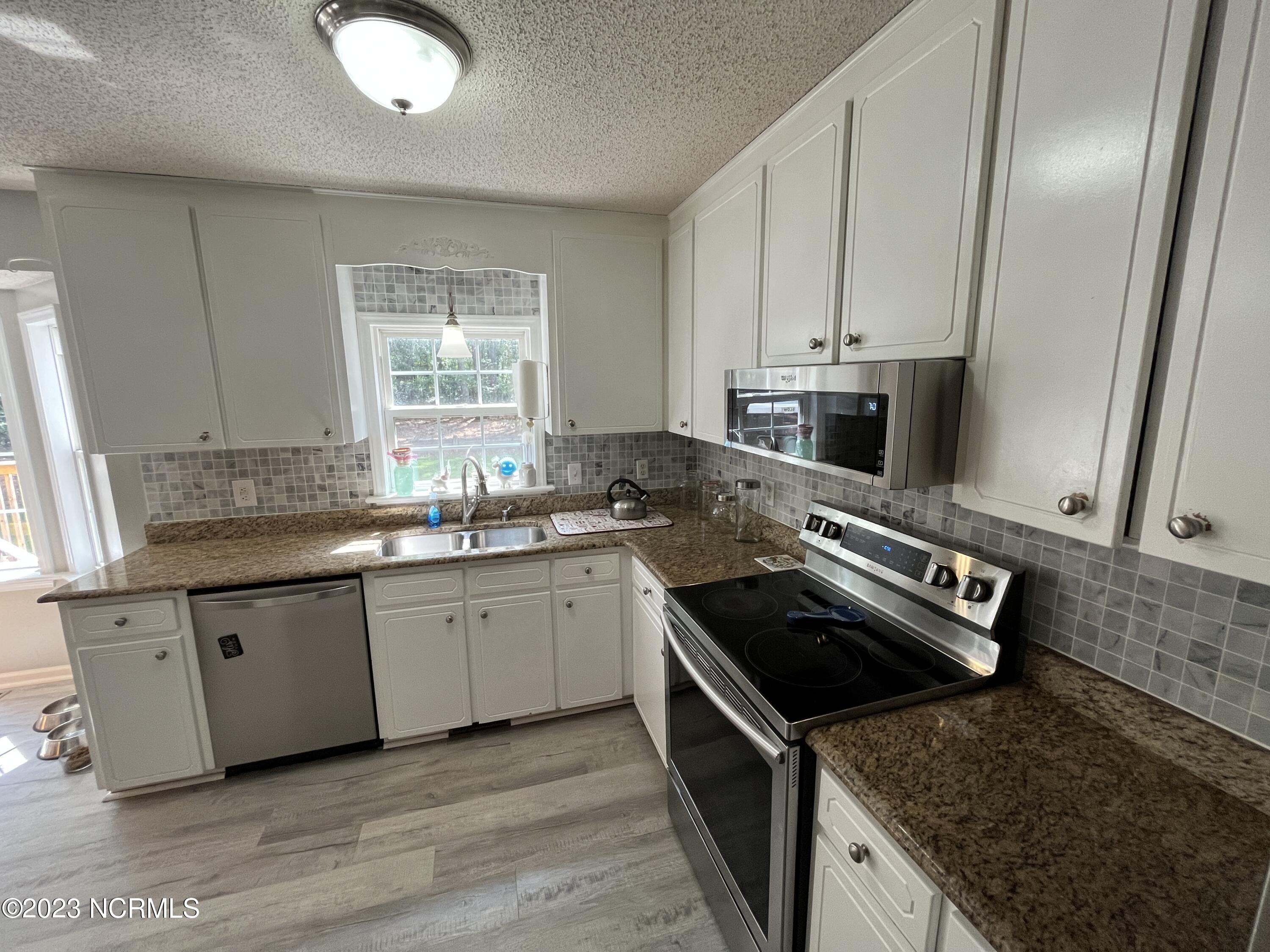 7344 Cornwallis Road Garner, NC 27529 - Photo 9 of 36 Kitchen