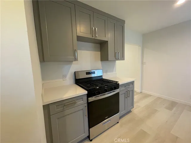 $1,895 | 1152 East 77th Street, Los Angeles, CA 90001