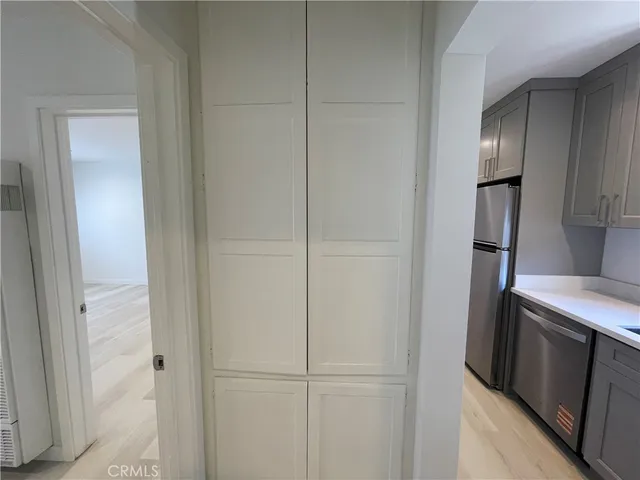 $1,895 | 1152 East 77th Street, Los Angeles, CA 90001