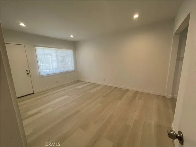 $1,895 | 1152 East 77th Street, Los Angeles, CA 90001