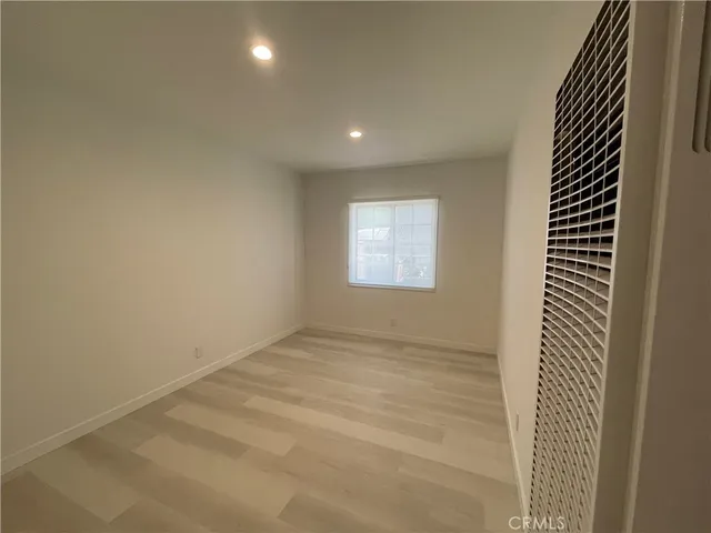 $1,895 | 1152 East 77th Street, Los Angeles, CA 90001