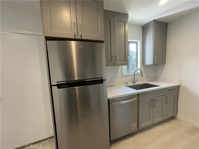 $1,895 | 1152 East 77th Street, Los Angeles, CA 90001