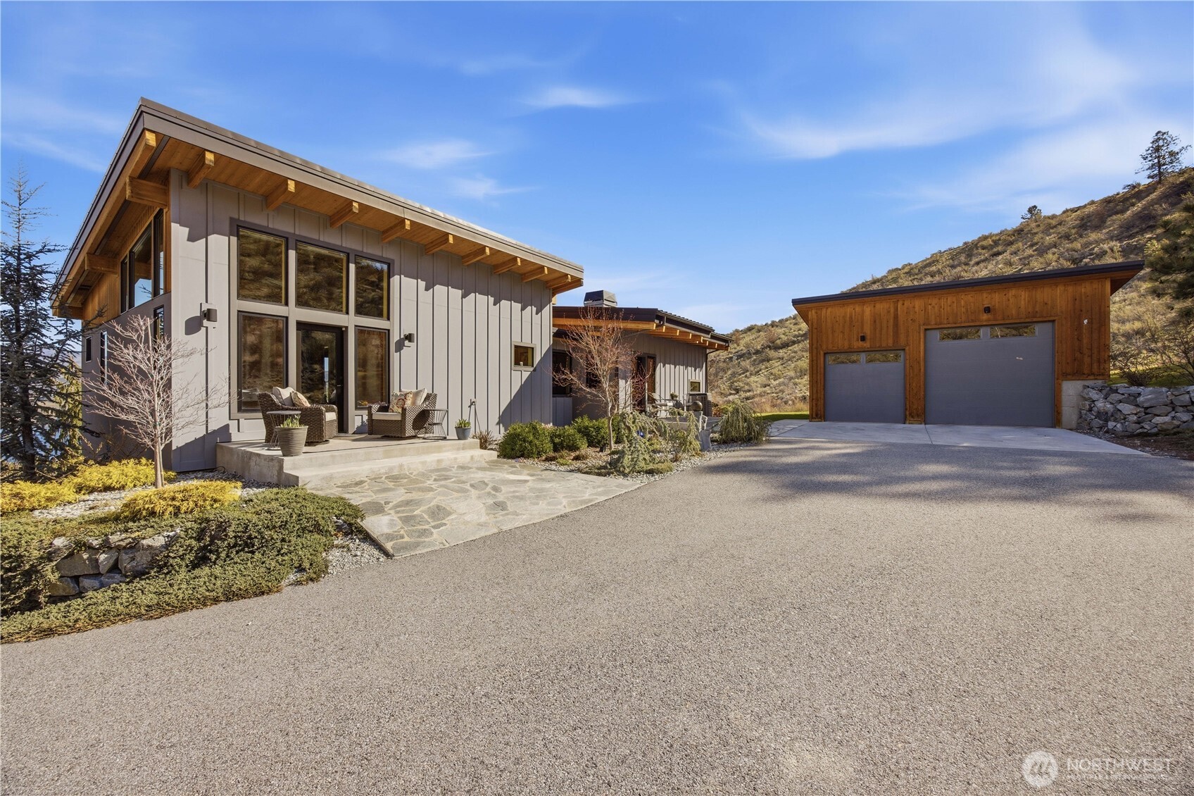 111 Hawks Meadow Road Chelan, WA 98816 - Photo 8 of 40