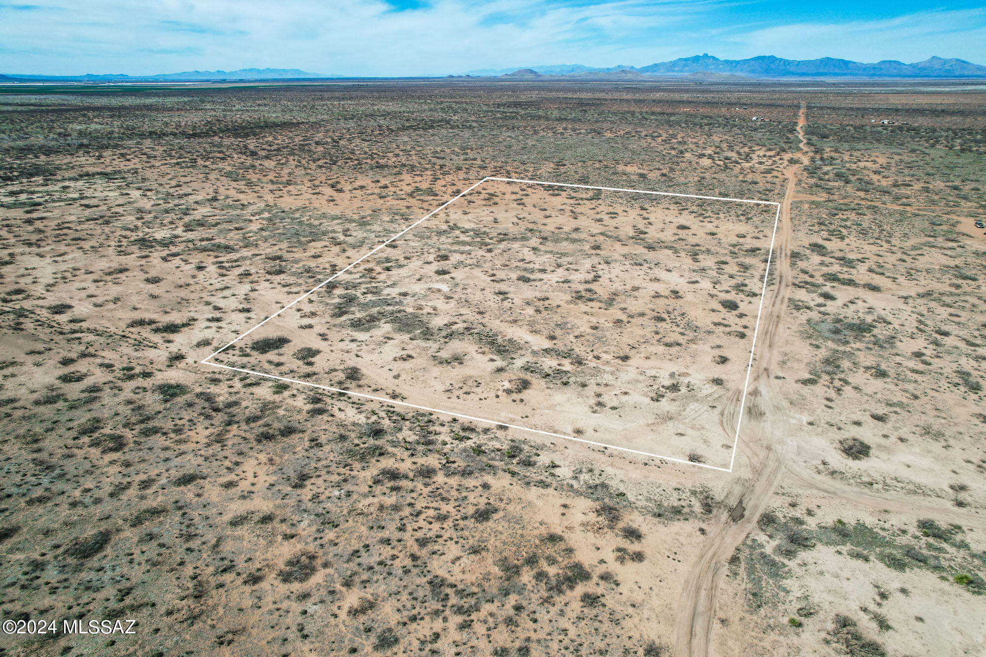 5-acres South Catclaw Road, Unit 6 Pearce, AZ 85625 - Photo 1 of 17