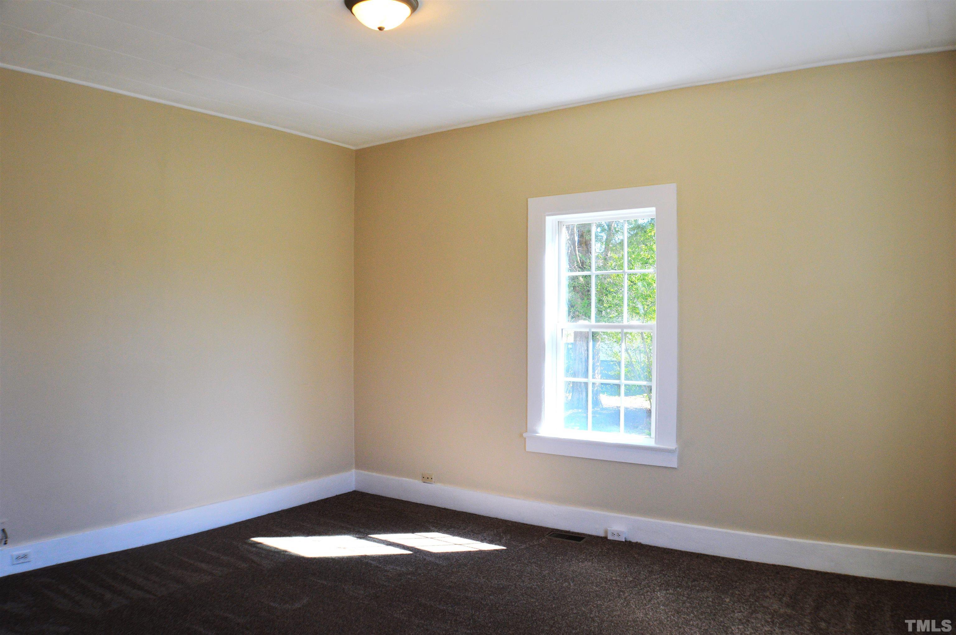 360 Greystone Road Henderson, NC 27537 - Photo 5 of 29 Gallery Image 5