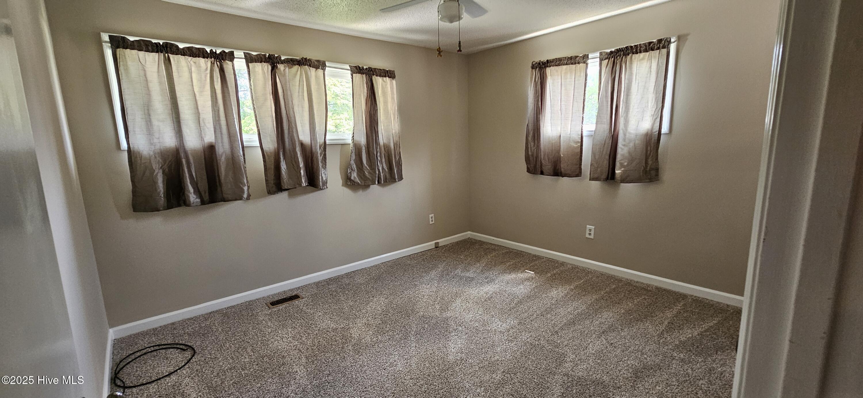 1006 Raleigh Road Clinton, NC 28328 - Photo 12 of 15 1006 Raleigh Road 10