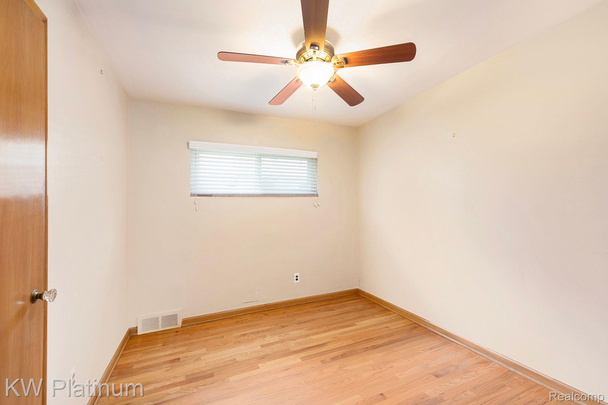 1863 Prestwick Road Grosse Pointe, MI 48236 - Photo 11 of 29 Gallery Image 11