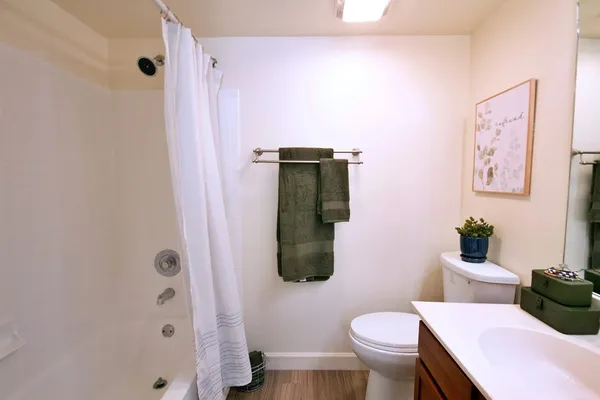 $2,429 | 4212 Chesapeake Drive, Unit 2A, Aurora, IL 60504