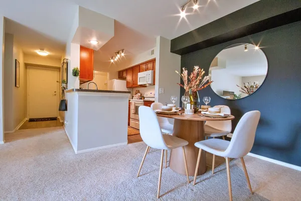 $2,429 | 4212 Chesapeake Drive, Unit 2A, Aurora, IL 60504