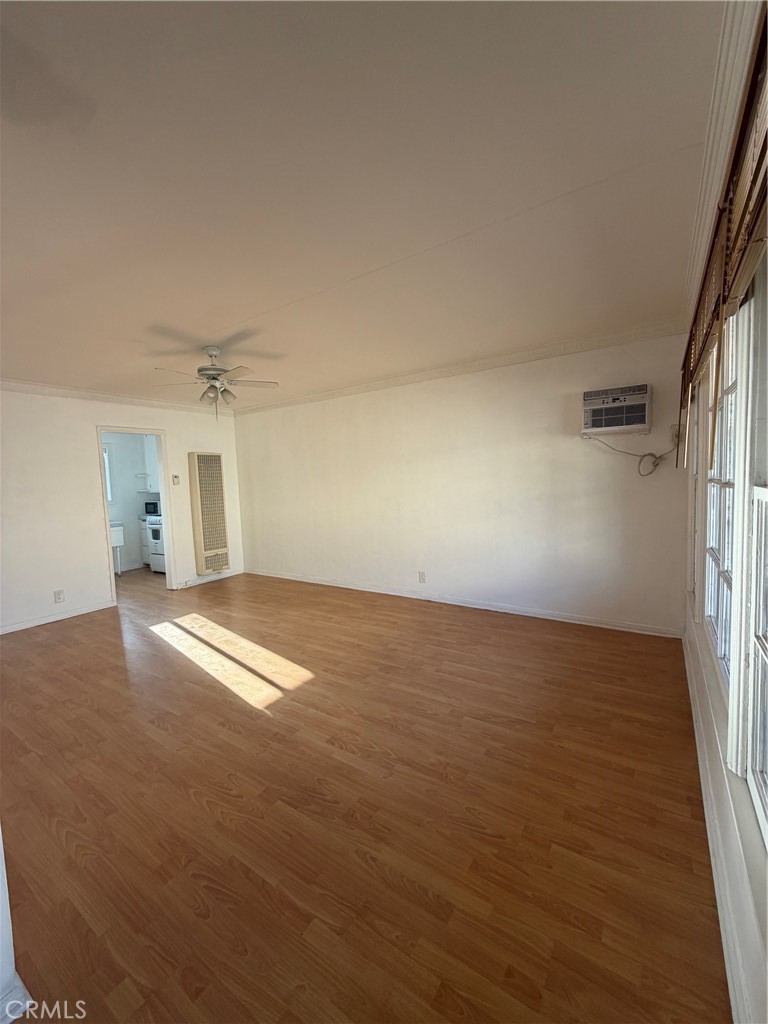209 South Reeves Drive Beverly Hills, CA 90212 - Photo 5 of 10