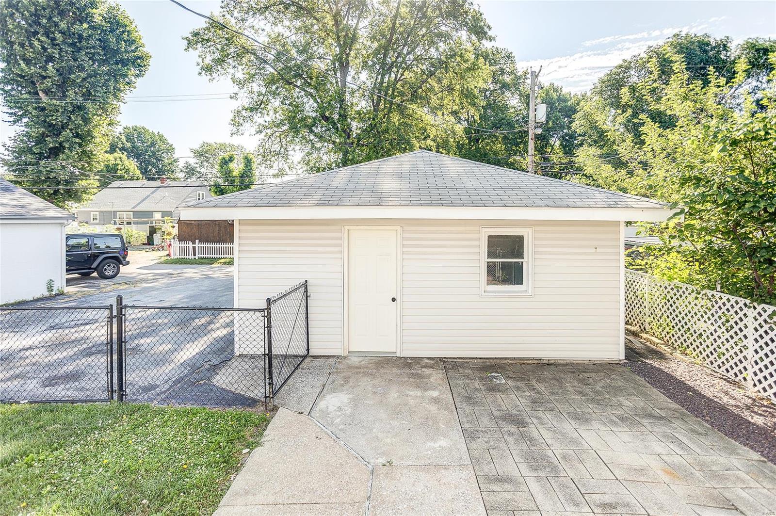 405 South Central Avenue Roxana, IL 62084 - Photo 21 of 27 Gallery Image 21