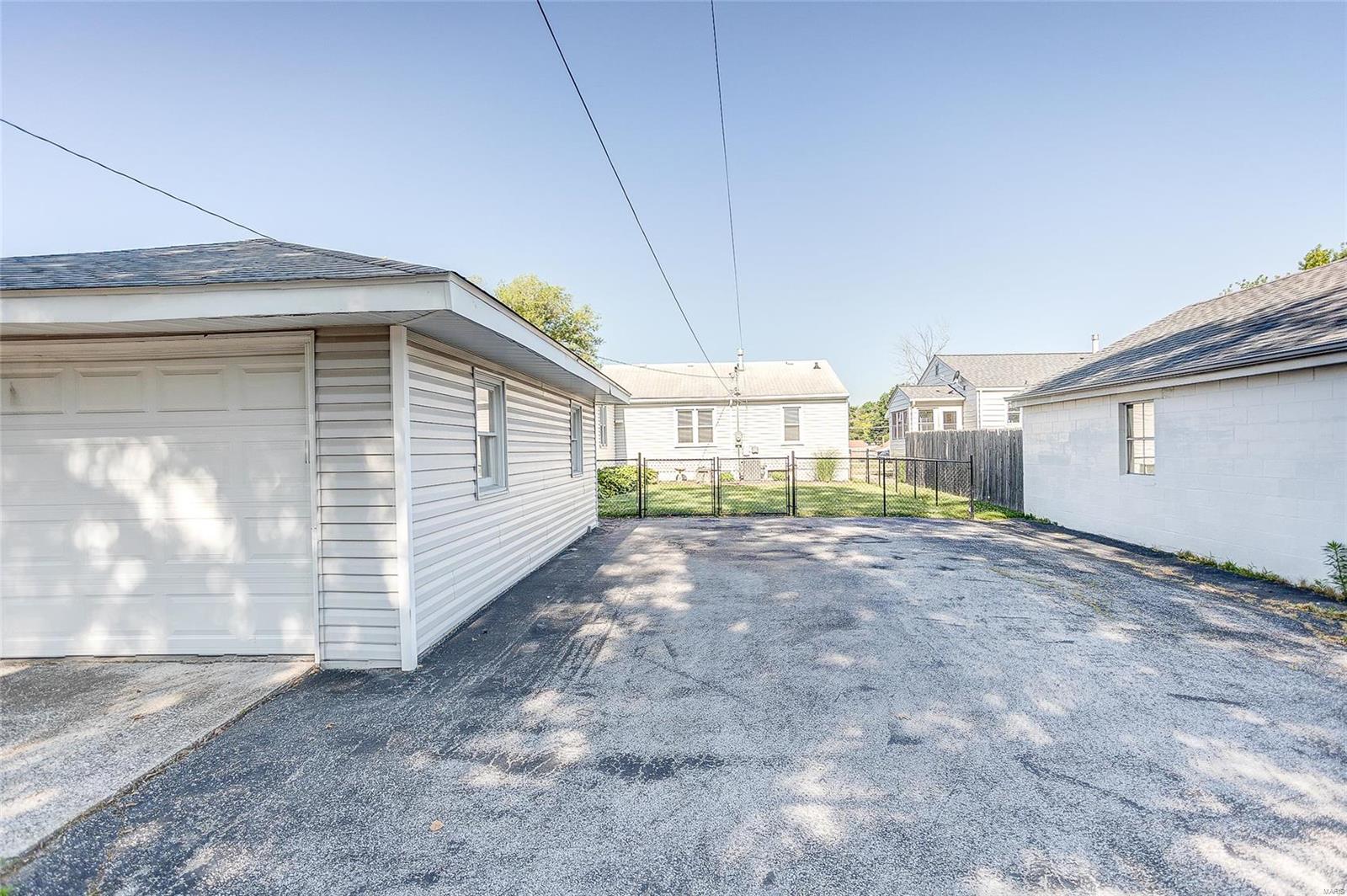 405 South Central Avenue Roxana, IL 62084 - Photo 26 of 27 Gallery Image 26