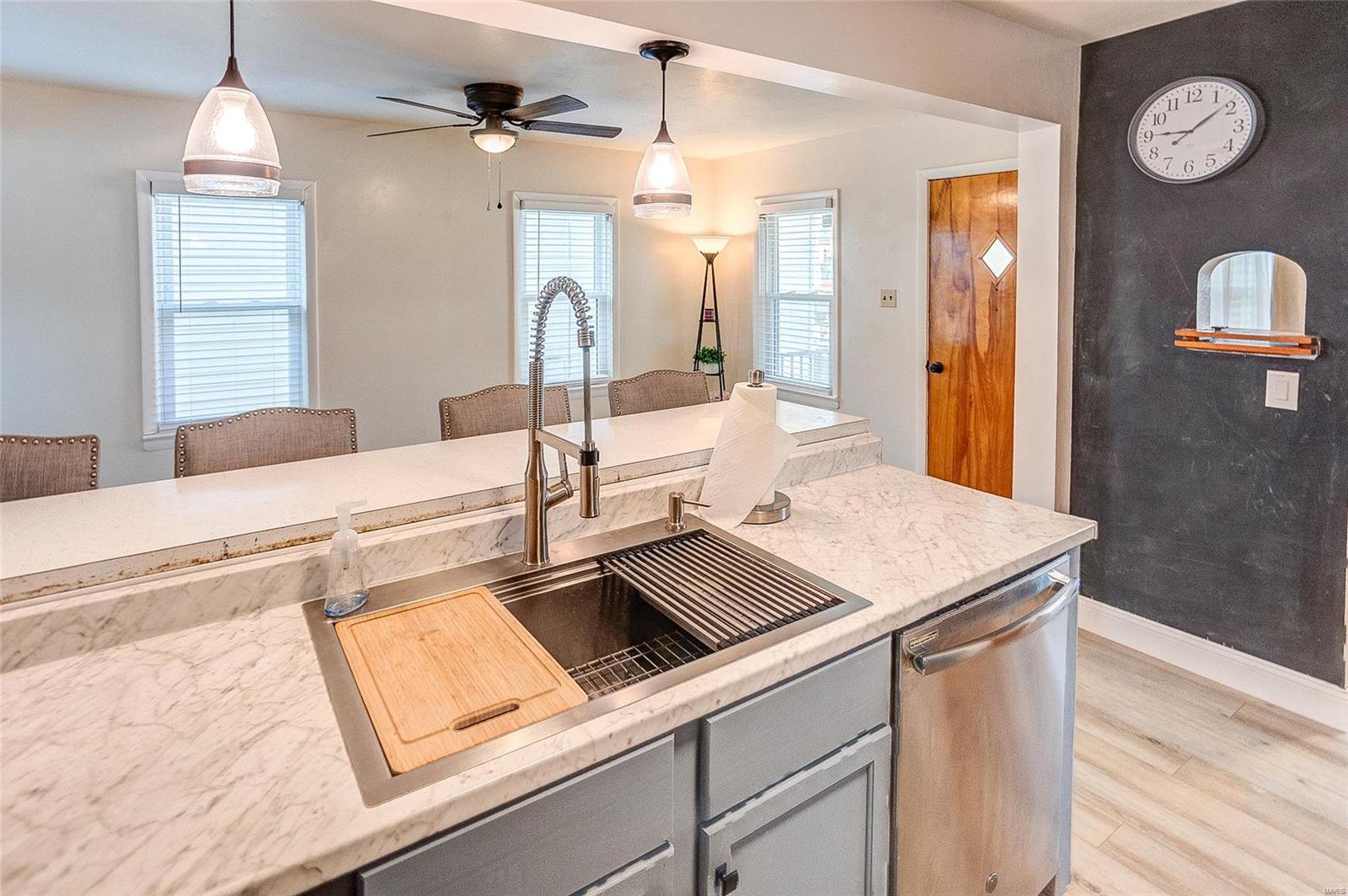 405 South Central Avenue Roxana, IL 62084 - Photo 9 of 27 Gallery Image 9