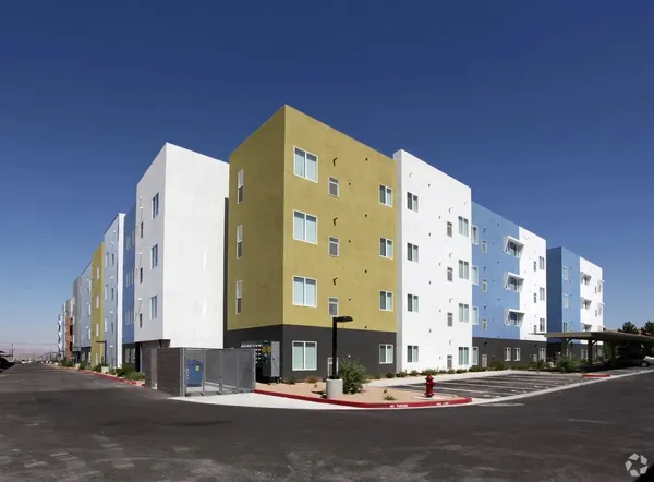 $1,002 | 511 College Drive, Henderson, NV 89015