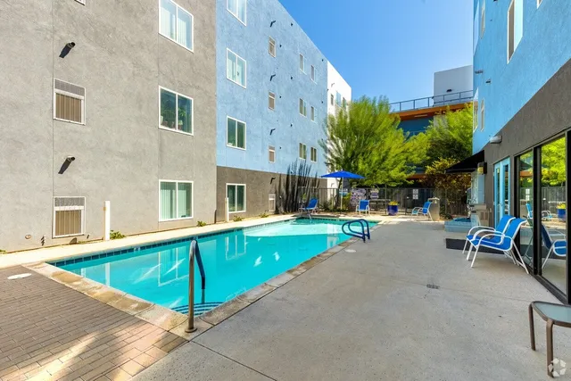 $858 | 511 College Drive, Henderson, NV 89015