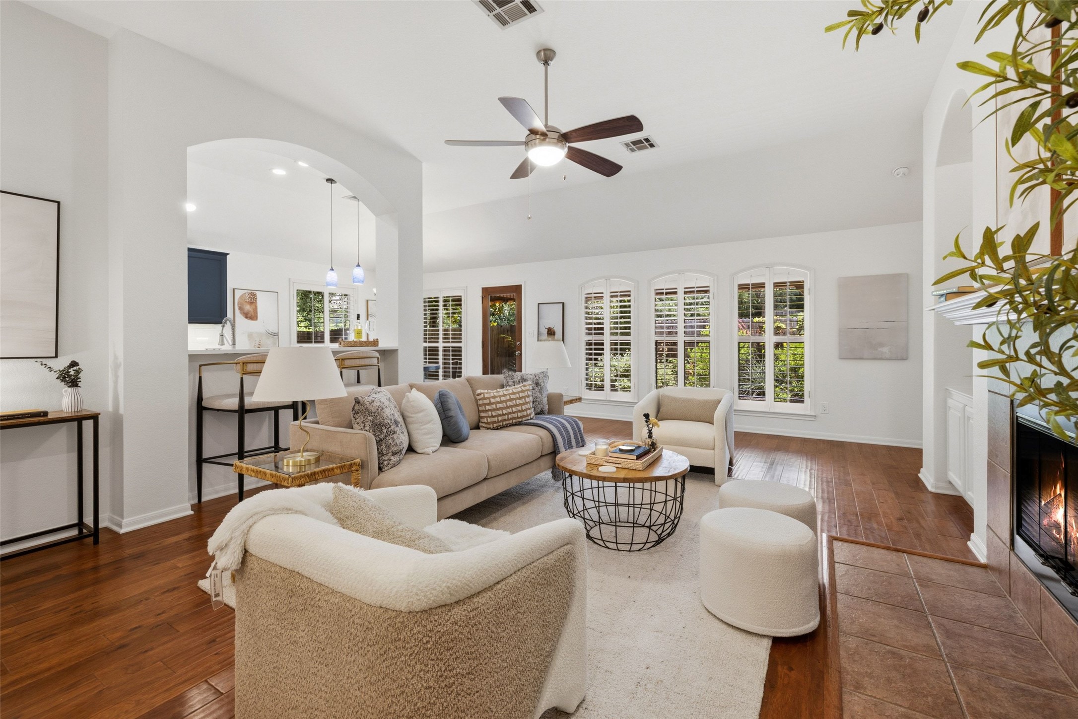 6706 Debcoe Drive Austin, TX 78749 - Photo 2 of 40