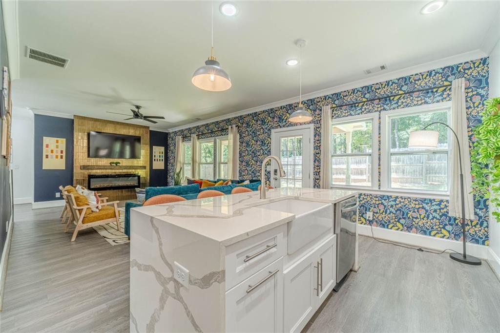 2921 Lee Road Southwest Snellville, GA 30039 - Photo 4 of 54
