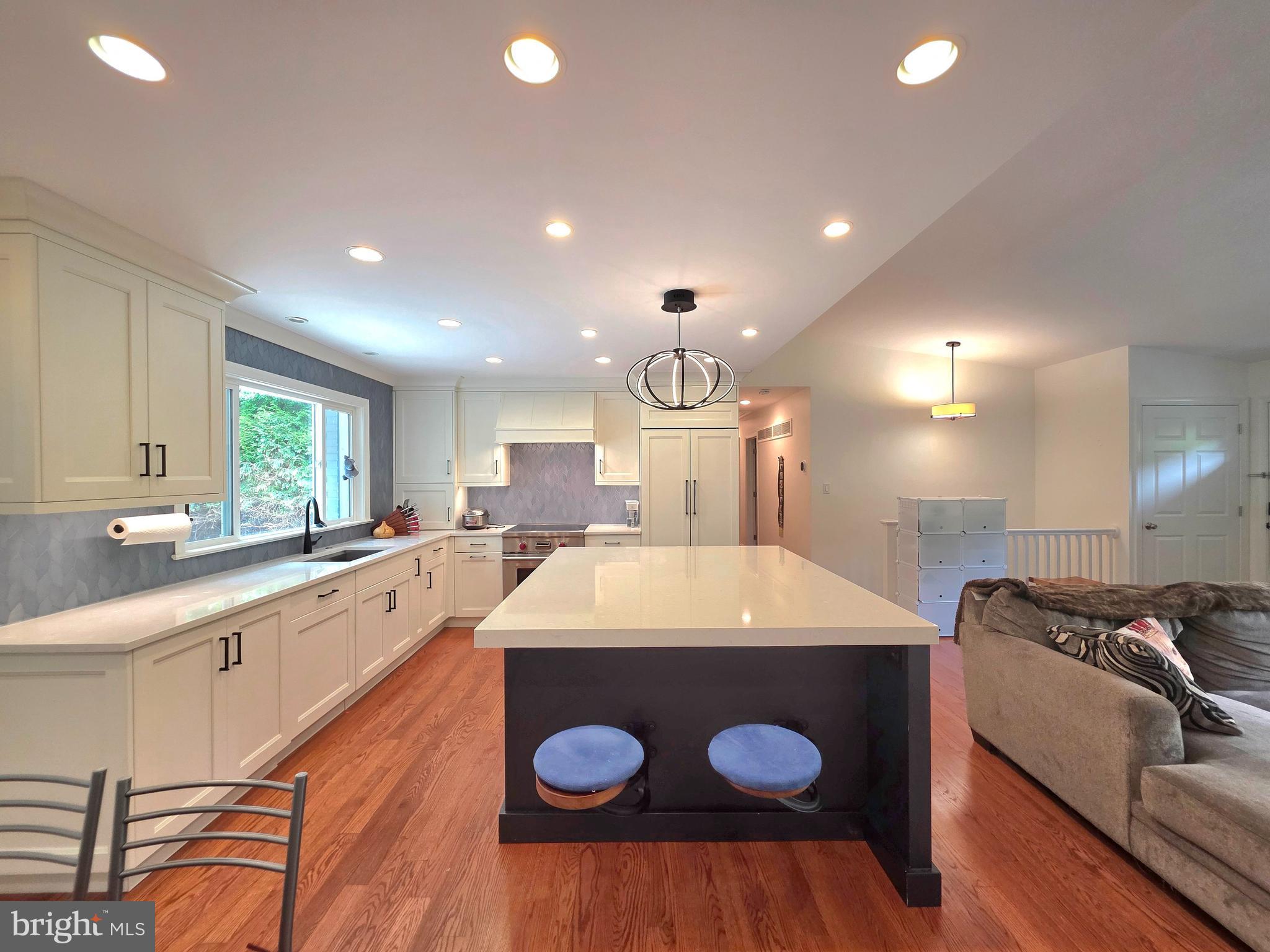 8300 Beech Tree Road Bethesda, MD 20817 - Photo 7 of 34