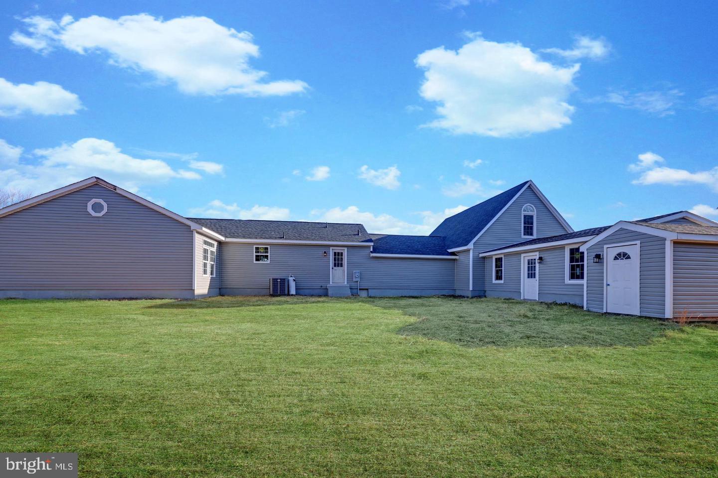 2755 Sunnybank Road Reedville, VA 22539 - Photo 40 of 57 Charming home with expansive green yard.
