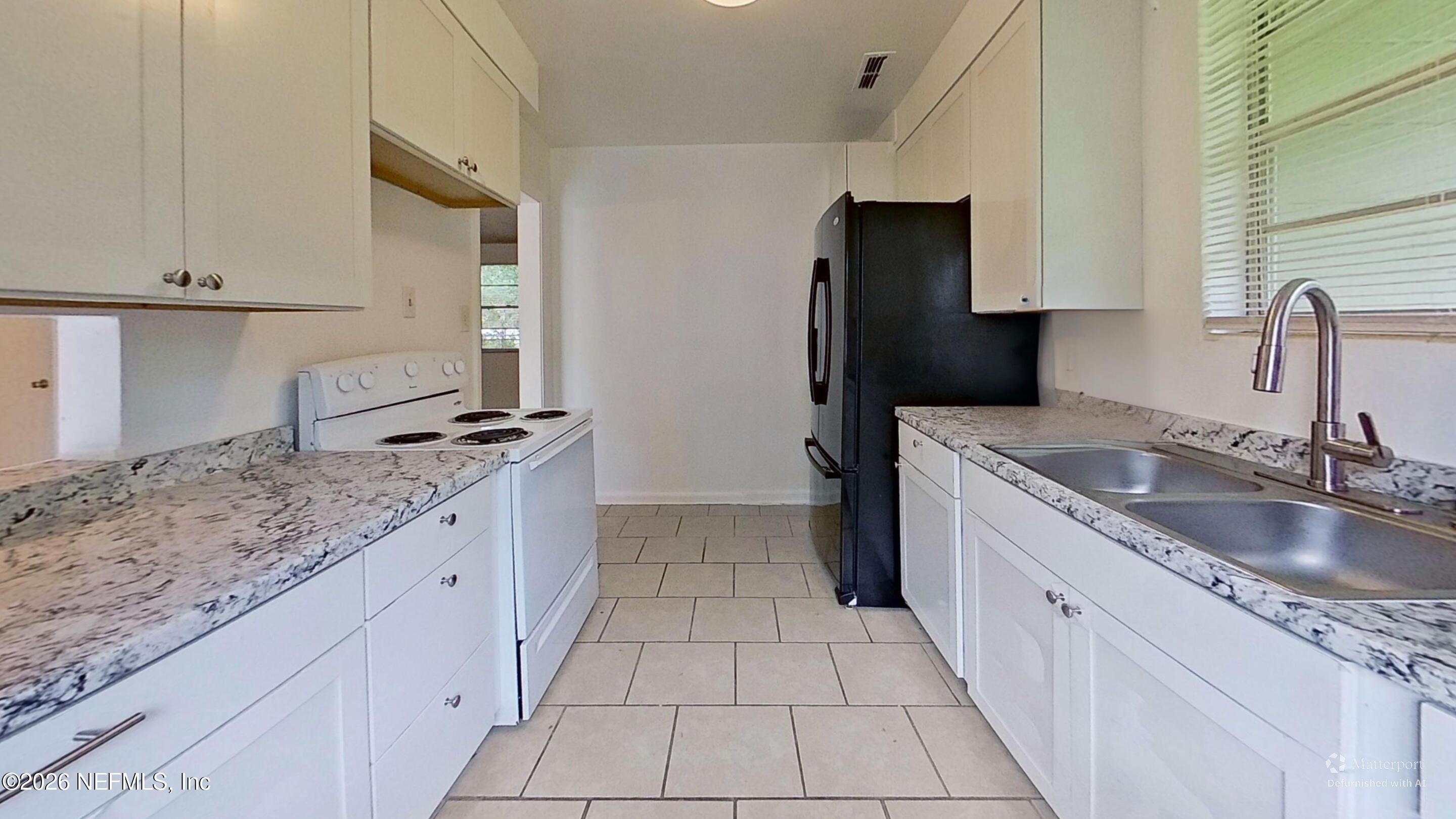 7104 Waikiki Road Jacksonville, FL 32216 - Photo 6 of 17 Kitchen-Defurnished(23)