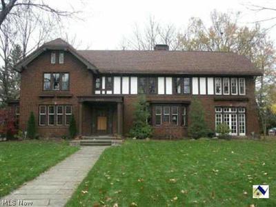 2985 Fairfax Road Cleveland, OH 44118 - Photo 1 of 1
