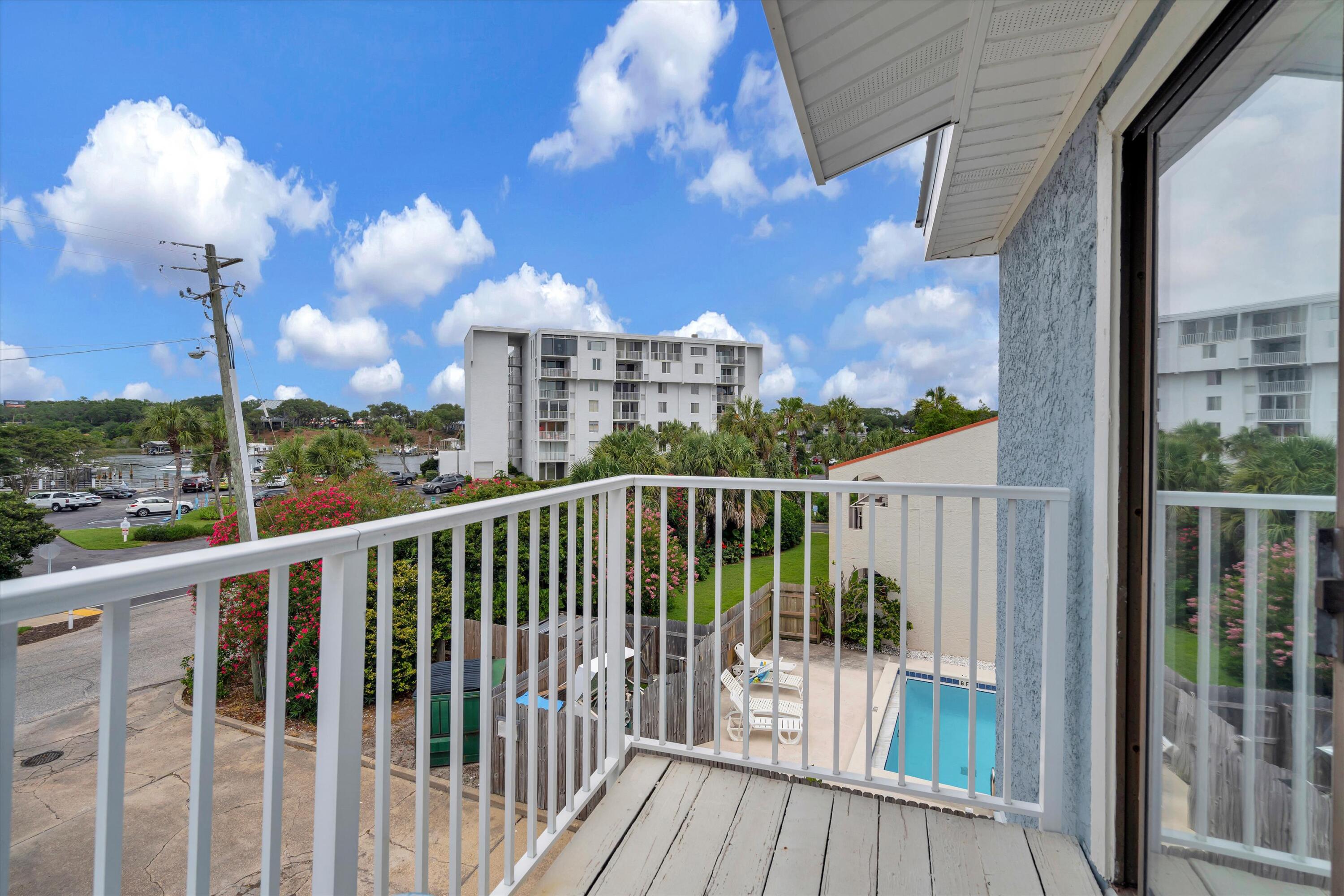 22 Moreno Point Road, Unit 1 Destin, FL 32541 - Photo 27 of 36 Gallery Image 27