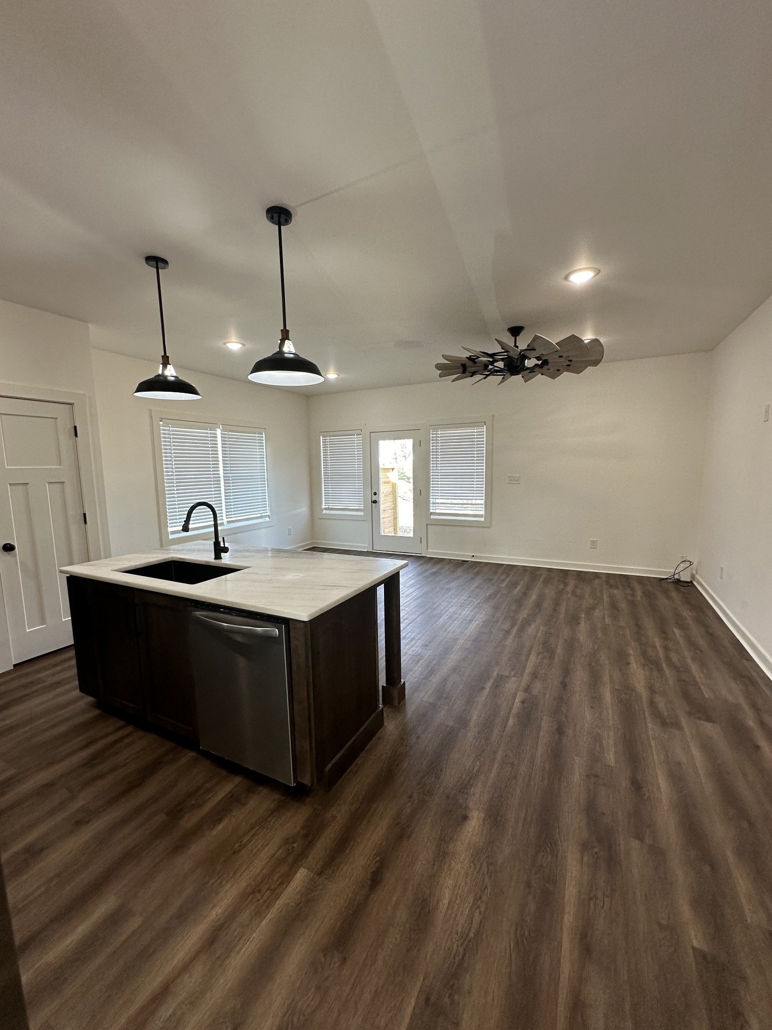 65 Duncan Lane Winchester, TN 37398 - Photo 1 of 11