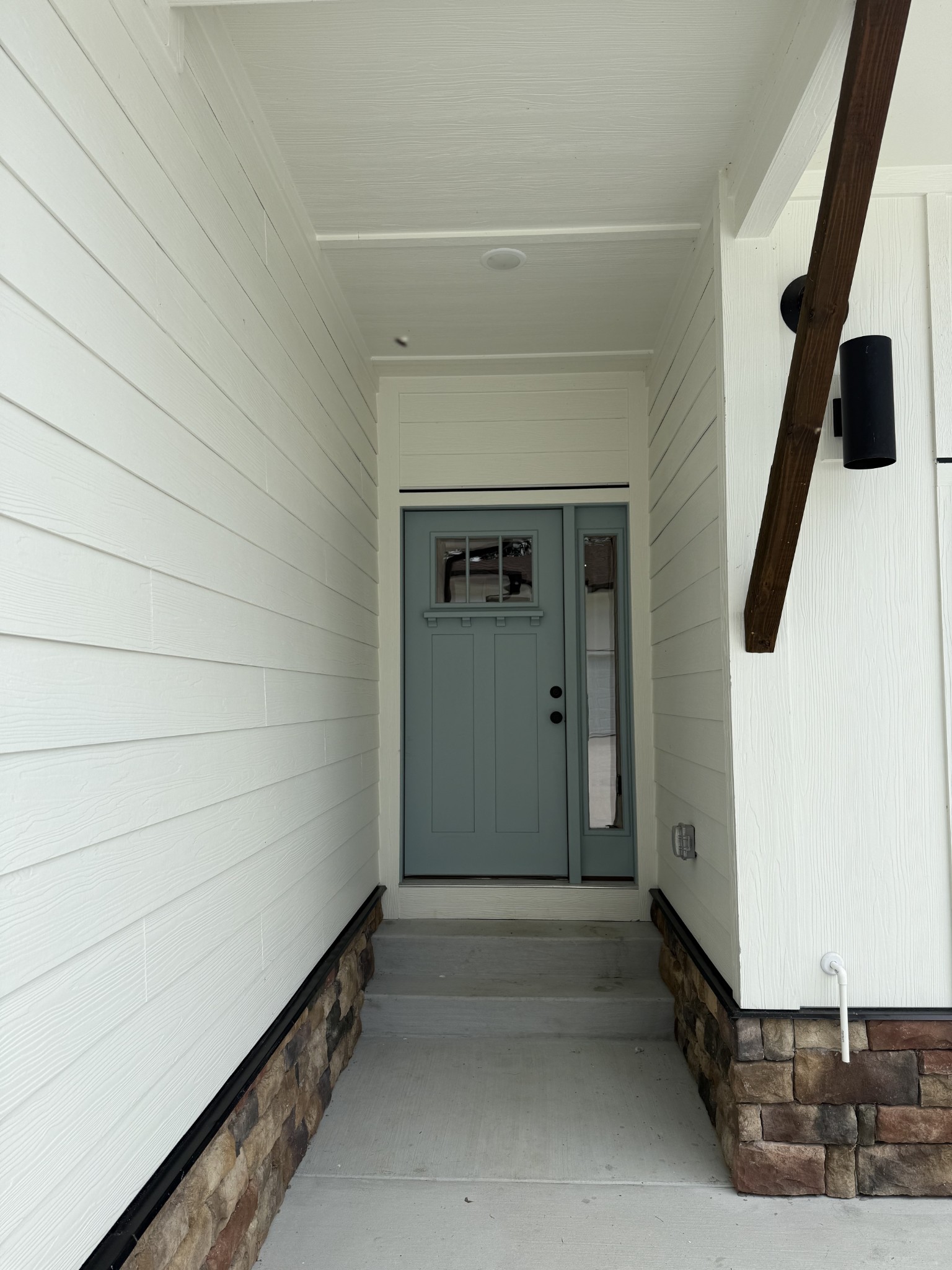 65 Duncan Lane Winchester, TN 37398 - Photo 2 of 11 a view of an empty room