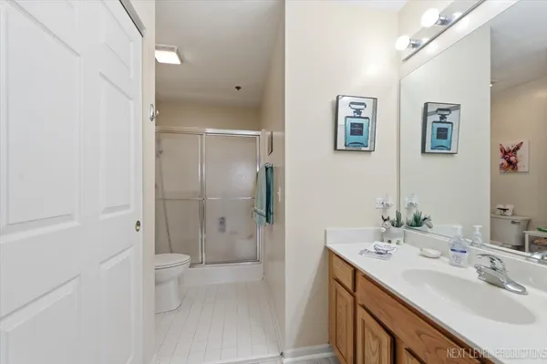 $279,000 | 163 Hunt Club Drive, St. Charles, IL 60174
