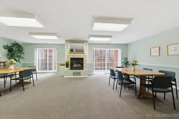 $279,000 | 163 Hunt Club Drive, St. Charles, IL 60174