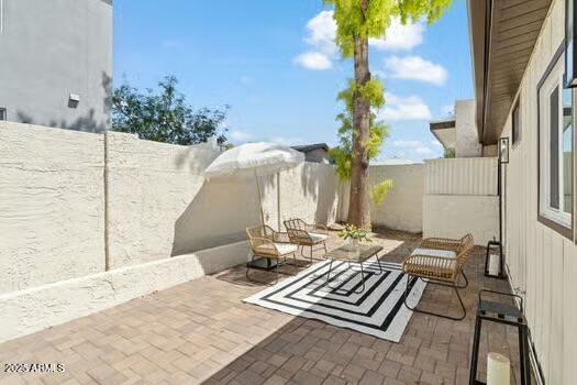 2949 North 29th Street Phoenix, AZ 85016 - Photo 23 of 28 a vase of flowers sitting on a table