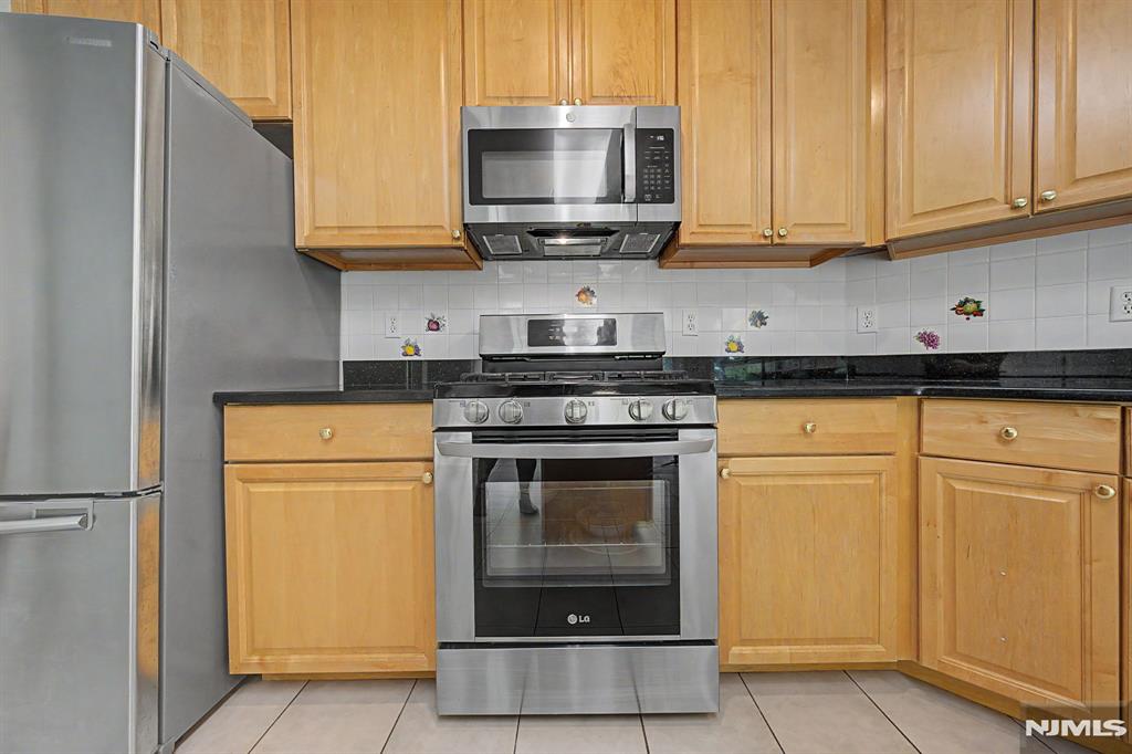 1 Skytop Ridge Oakland, NJ 07436 - Photo 11 of 43