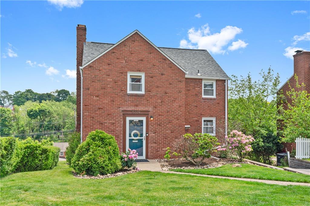 5339 Highgrove Road Pittsburgh, PA 15236 - Photo 2 of 32 Gallery Image 2