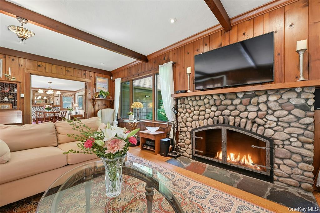 2064 North Country Road Wading River, NY 11792 - Photo 9 of 38 Gallery Image 9