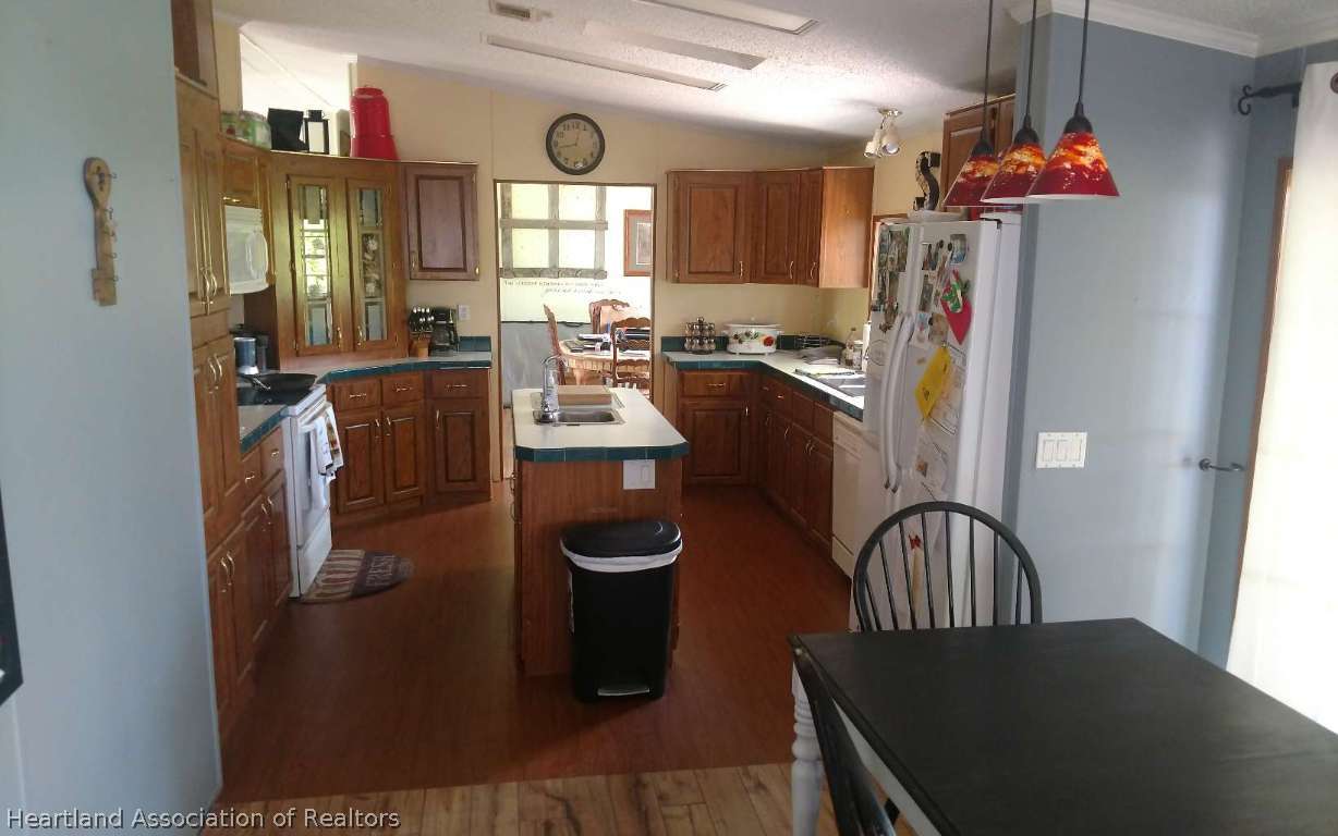 8585 Tubbs Road Sebring, FL 33876 - Photo 5 of 17 Gallery Image 5