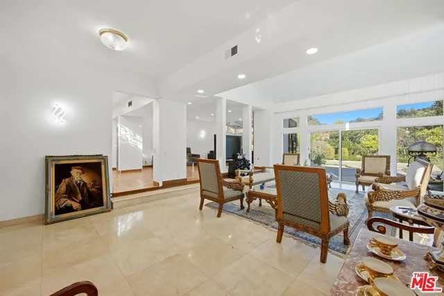 $27,500 | 2846 Royston Place, Beverly Hills, CA 90210