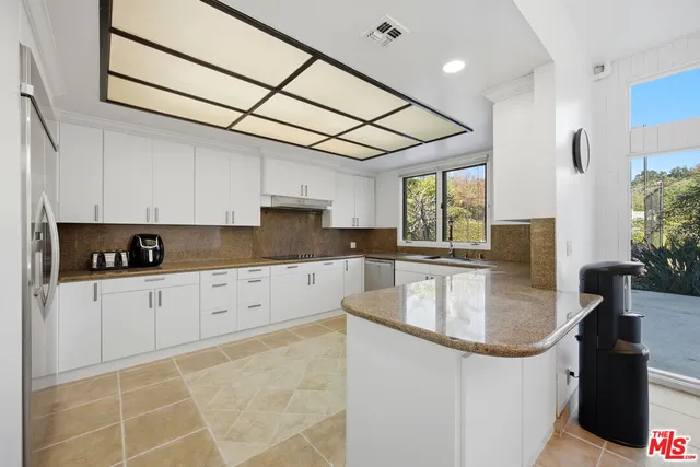 $27,500 | 2846 Royston Place, Beverly Hills, CA 90210