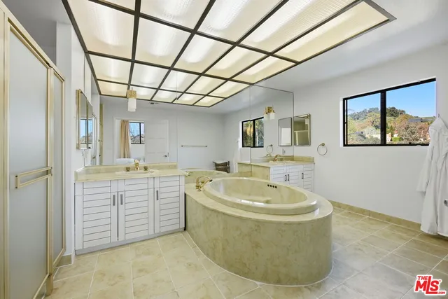 $27,500 | 2846 Royston Place, Beverly Hills, CA 90210