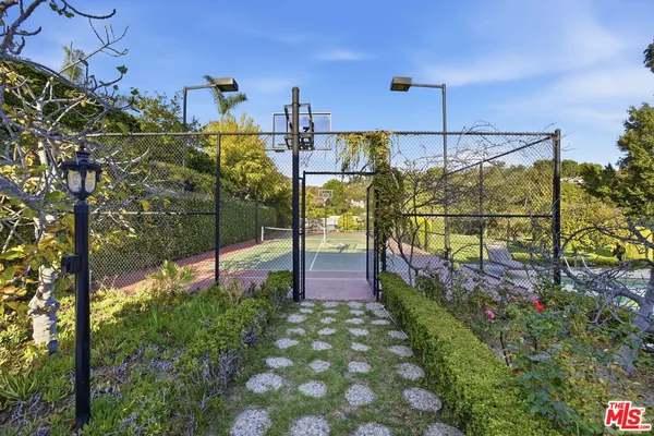 $27,500 | 2846 Royston Place, Beverly Hills, CA 90210