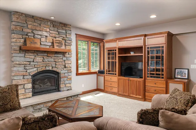 $1,825,000 | 3031 Wild Rose Lane, Onalaska, WI 54650