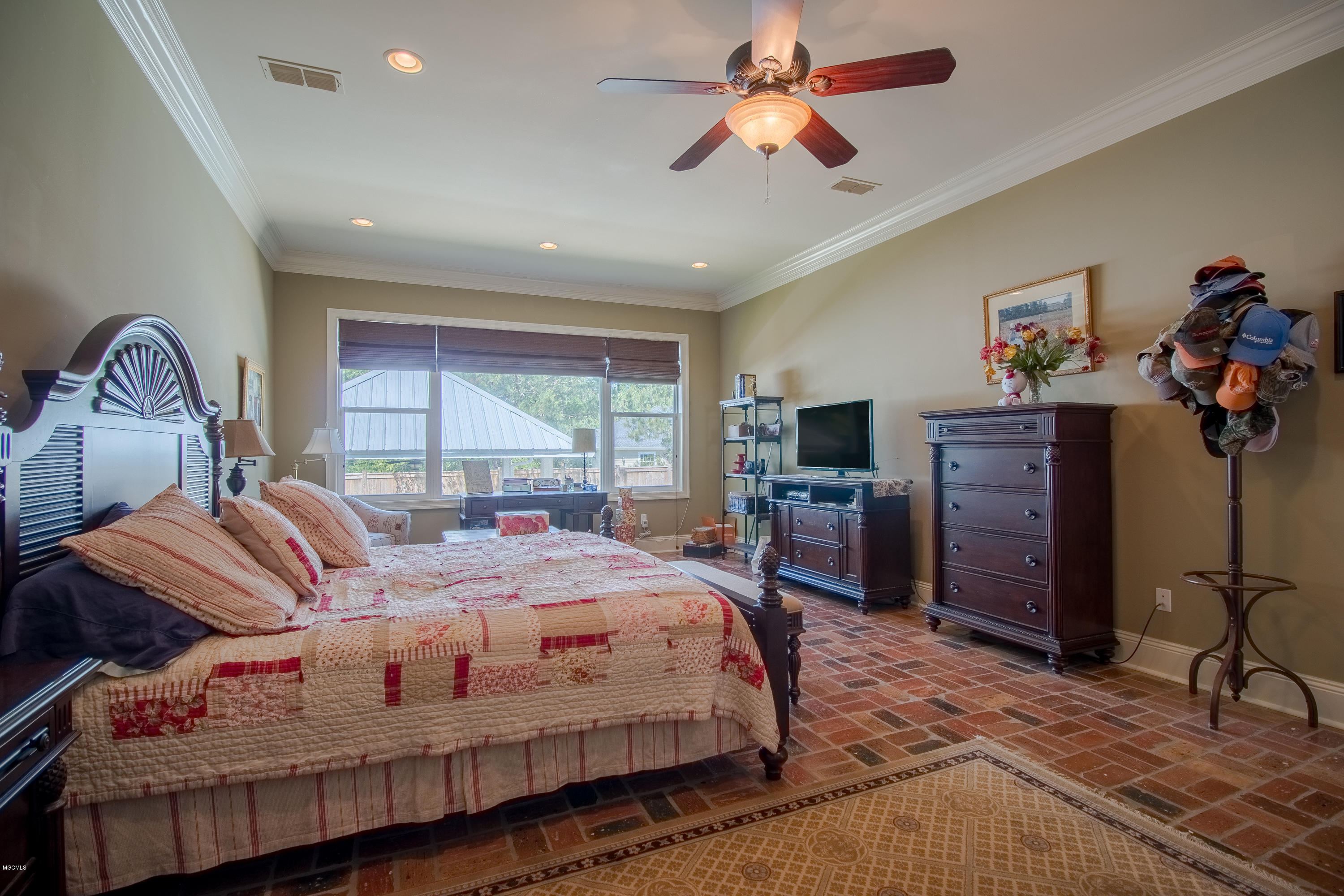 15093 South Swan Road Gulfport, MS 39503 - Photo 13 of 33 15053 S Swan Rd-6