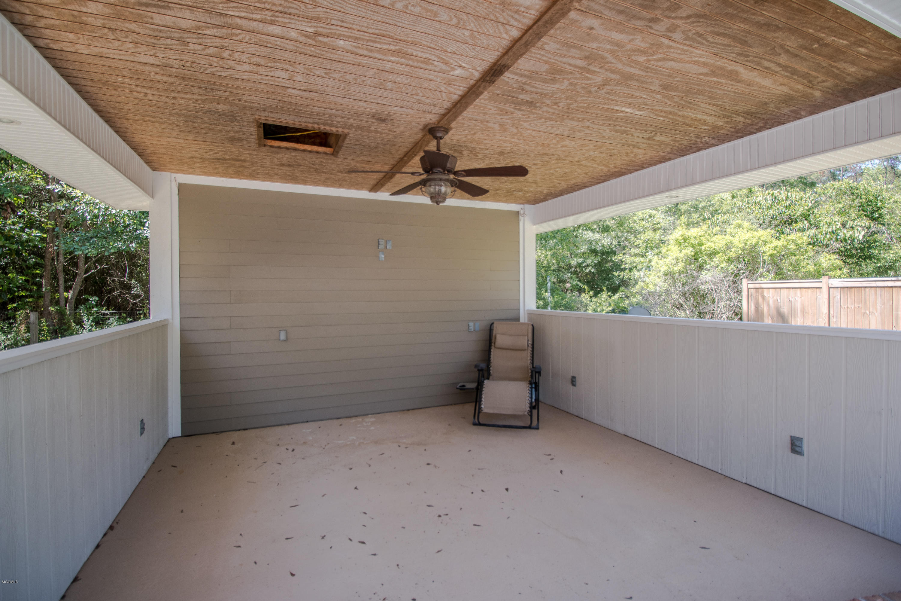 15093 South Swan Road Gulfport, MS 39503 - Photo 25 of 33 15053 S Swan Rd-19
