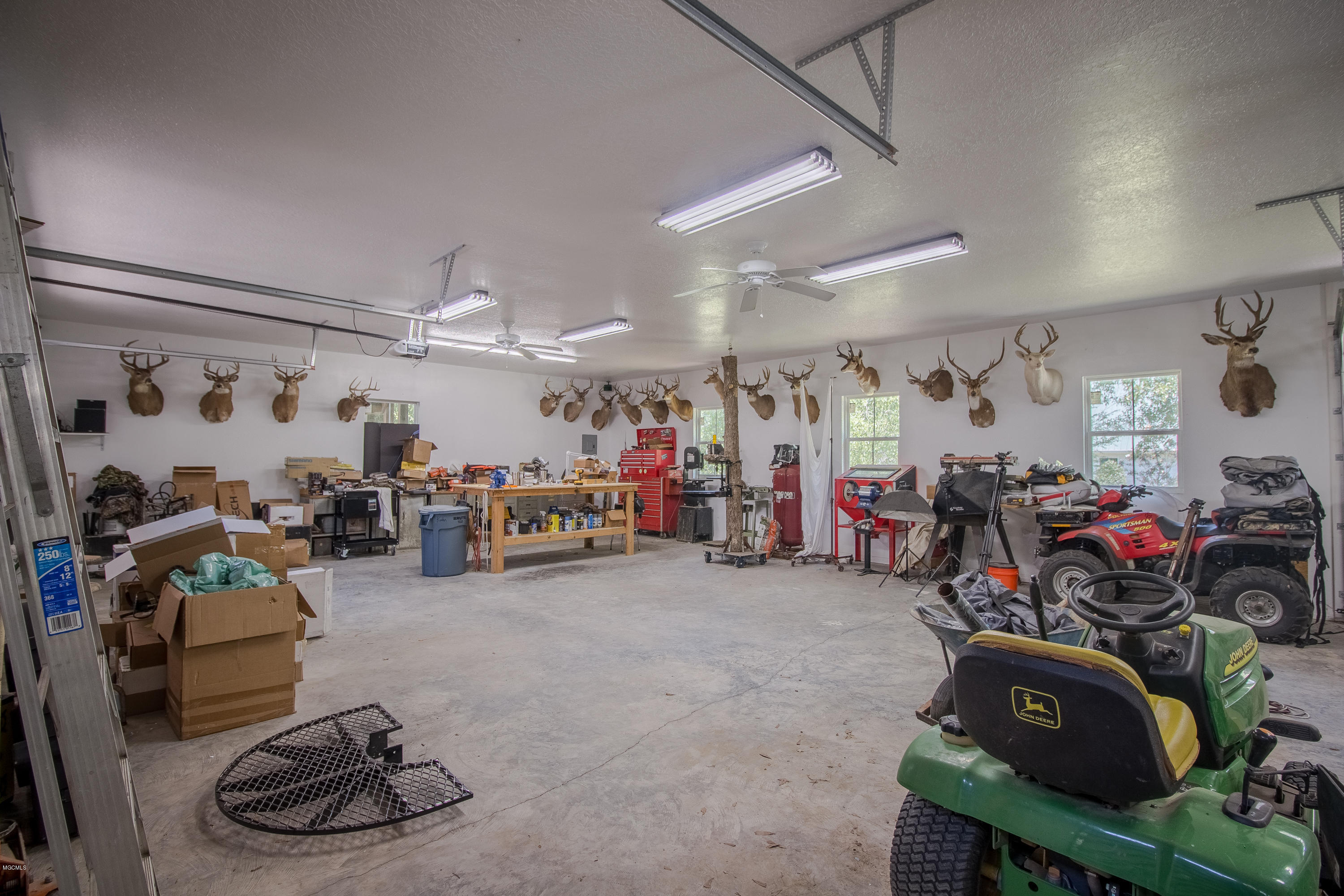 15093 South Swan Road Gulfport, MS 39503 - Photo 29 of 33 15053 S Swan Rd-28