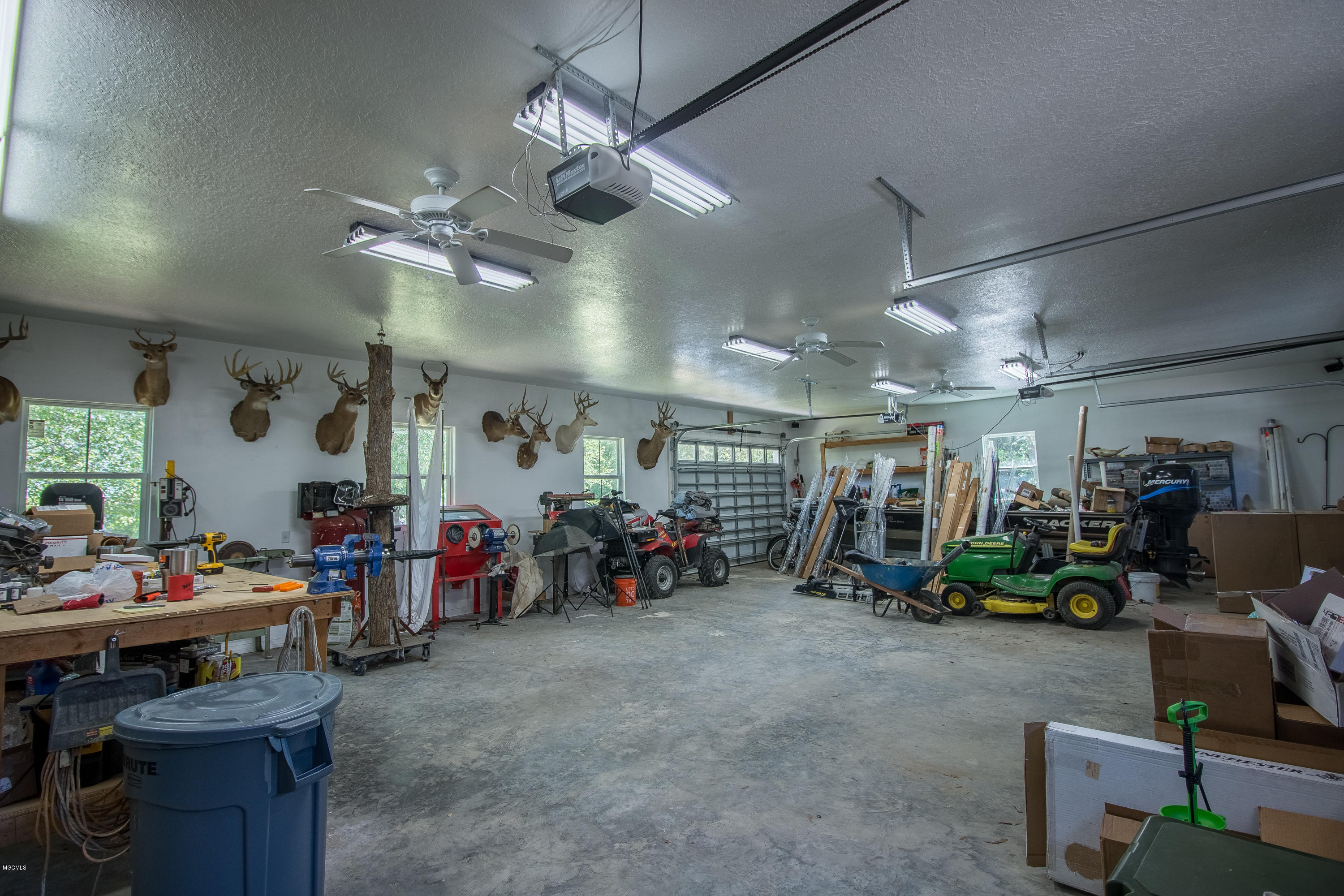 15093 South Swan Road Gulfport, MS 39503 - Photo 31 of 33 15053 S Swan Rd-26