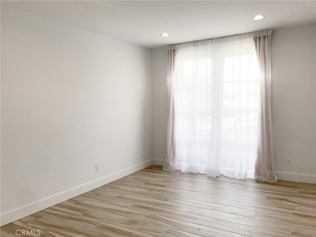 11700 Iowa Avenue Los Angeles, CA 90025 - Photo 27 of 32