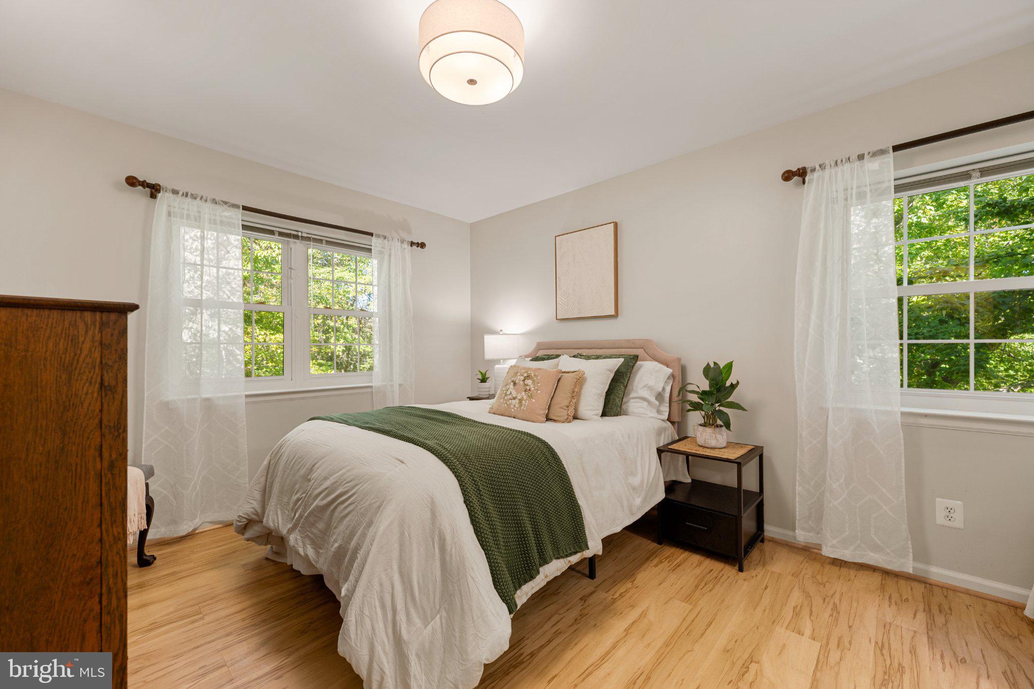 5809 Cove Landing Road, Unit 303 Burke, VA 22015 - Photo 12 of 27 Primary Bedroom Suite