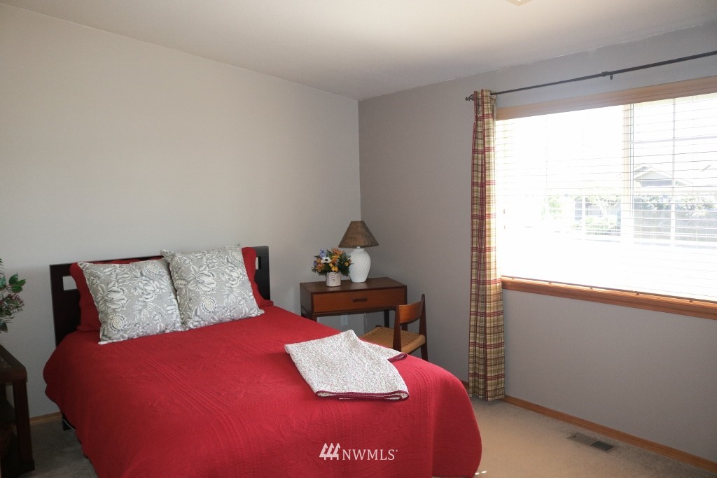 8125 Chehalis Road Blaine, WA 98230 - Photo 11 of 15 Gallery Image 11