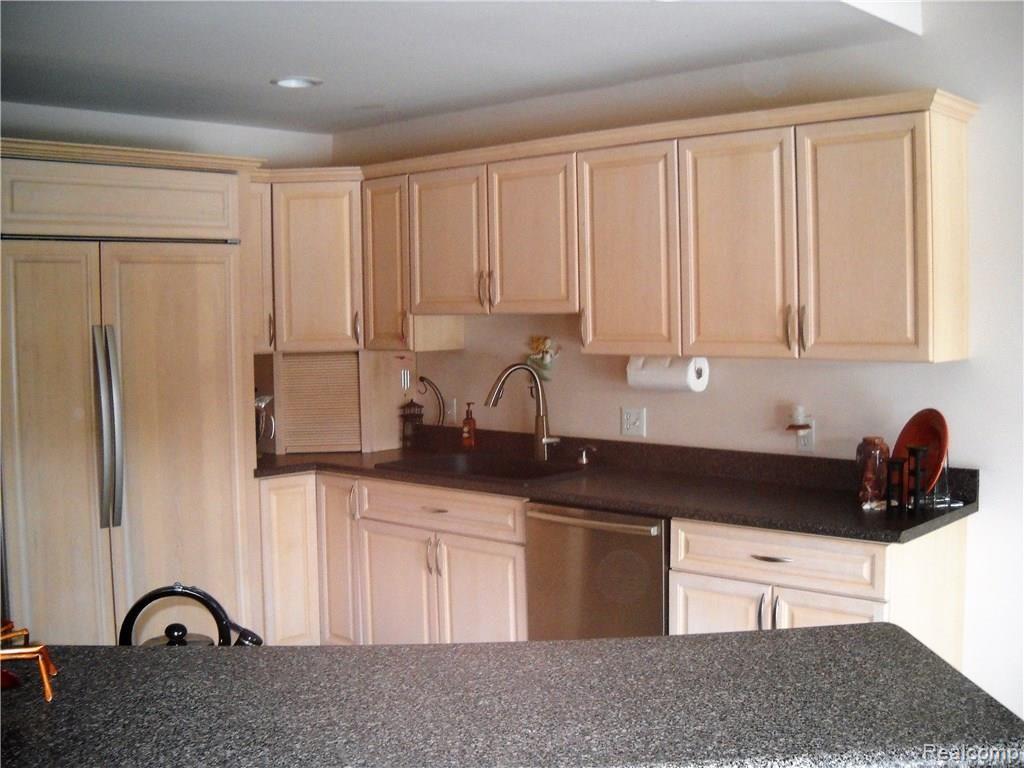 22451 Timber Ridge Court Woodhaven, MI 48183 - Photo 7 of 26