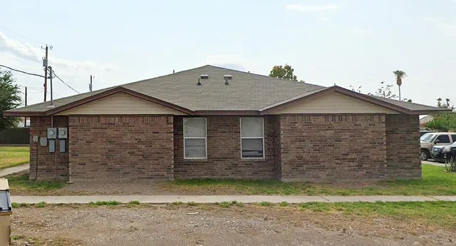 $490 | 900 Harmon Avenue, Presidio, TX 79845